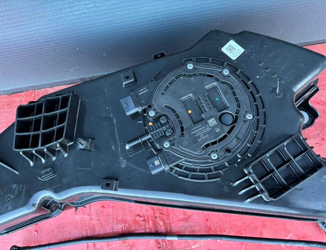 BMW X6 G06 (2019-2024) AdBlue Tank 32810773