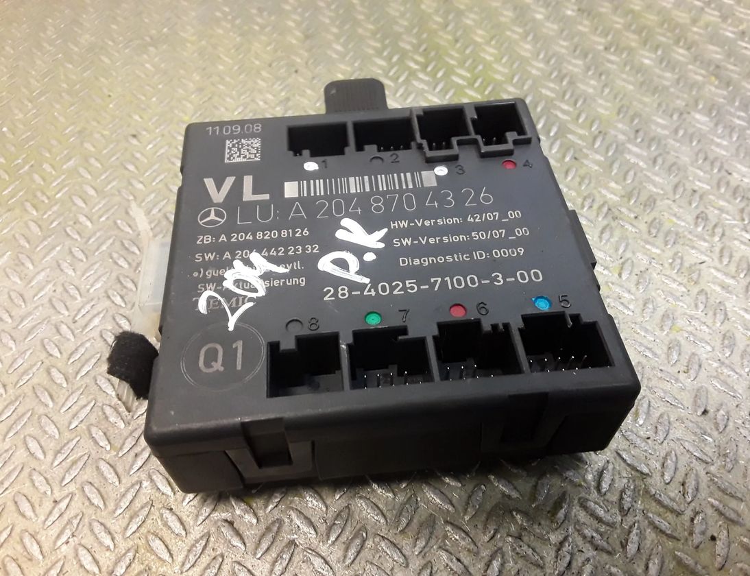 MERCEDES-BENZ C-Class W204/S204/C204 (2004-2015) Блок управления дверей передние левые 2048704326,a2048704326 12109399