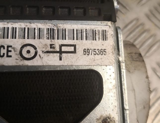 BMW 3 Series E90/E91/E92/E93 (2004-2013) Rear Left Seatbelt 6975365 15022655