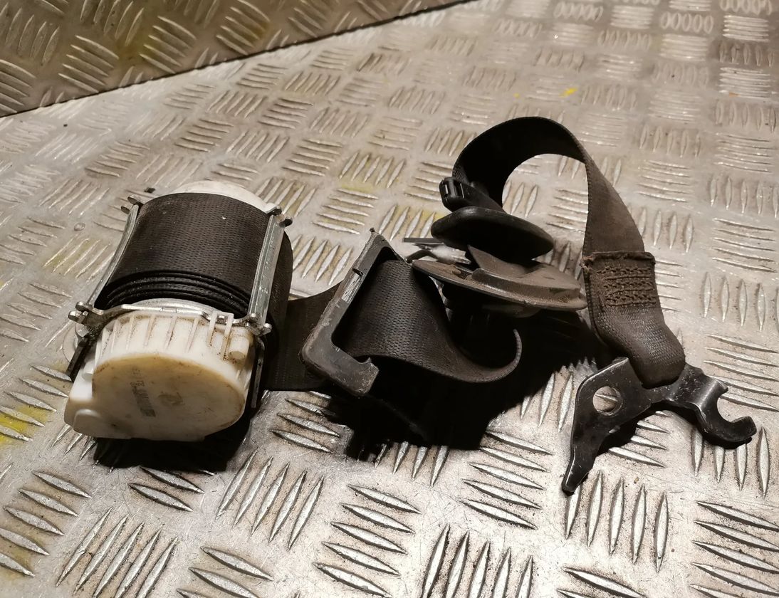 BMW 1 Series E81/E82/E87/E88 (2004-2013) Front Left Seatbelt 7069955 17158787