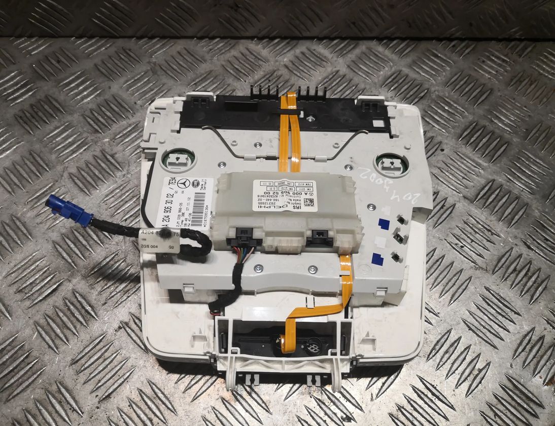 MERCEDES-BENZ C-Class W204/S204/C204 (2004-2015) Освещение салона 2049063002,A2049063002 28057143