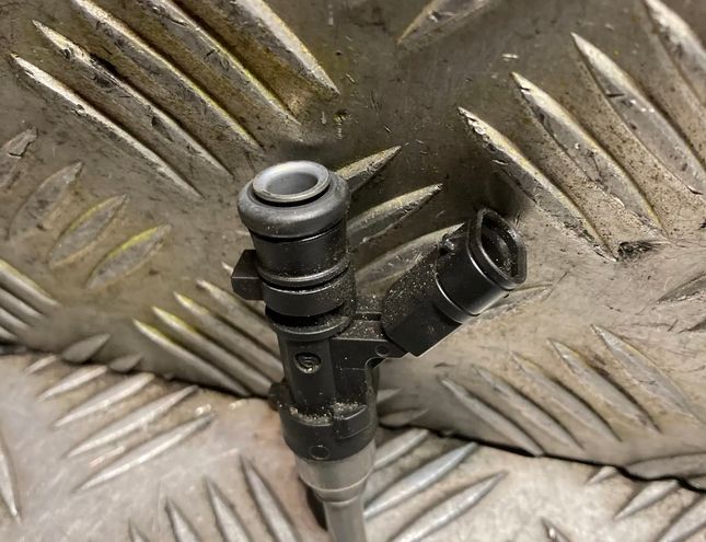 MERCEDES-BENZ C-Class W204/S204/C204 (2004-2015) Degvielas sprausla A1560780023,1560780023 33037963