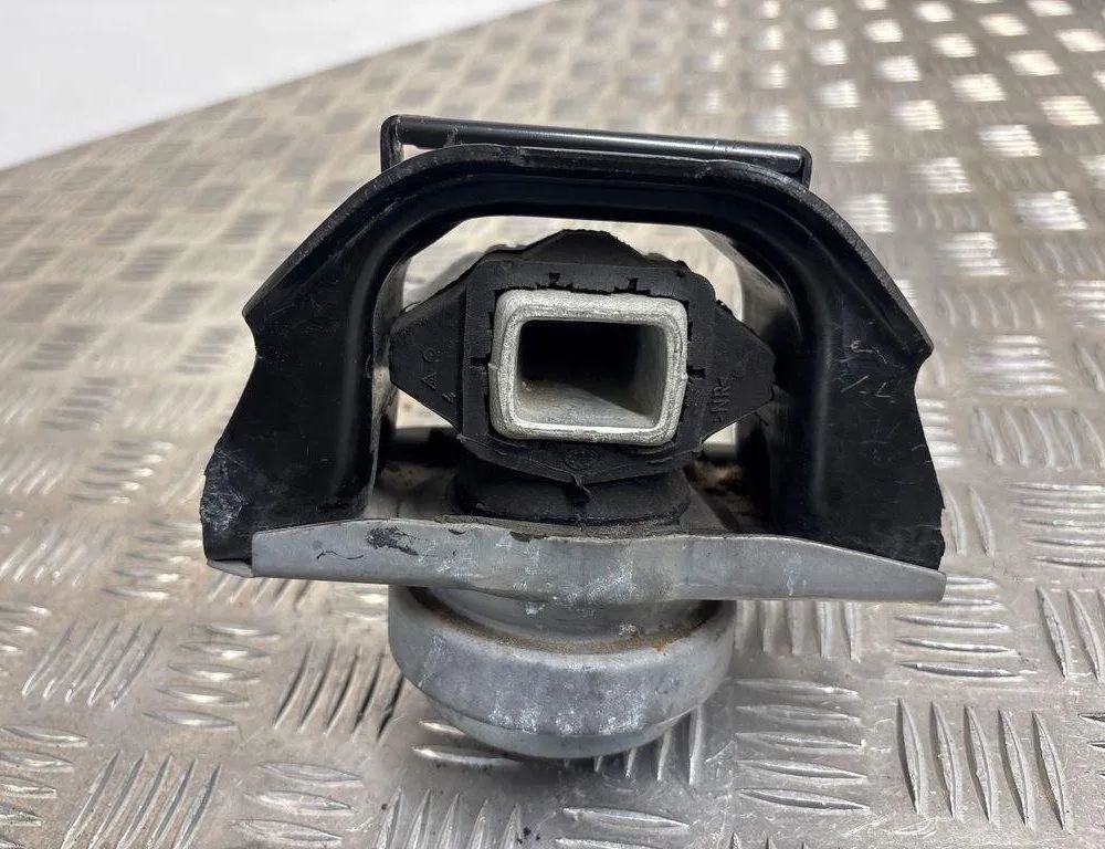 PEUGEOT 3008 1 generation (2010-2016) Priekšējais motora stiprinājums 9672479980 30551140