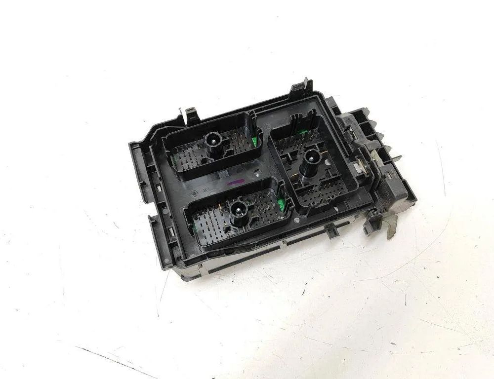 OPEL Astra K (2015-2021) Drošinātāju kārba 39040853 30551480