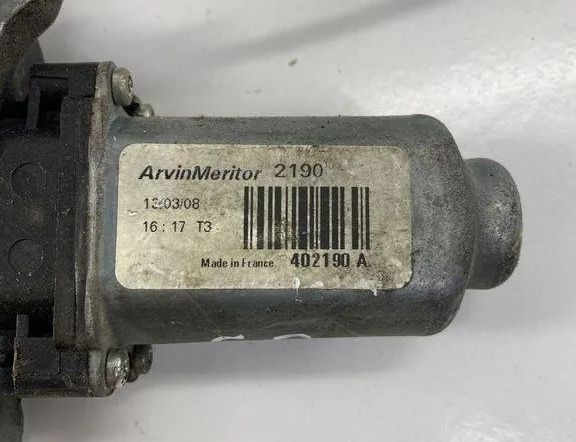 NISSAN Qashqai 1 generation (2007-2014) Стеклоподъемник задней правой двери 402190A 30569646