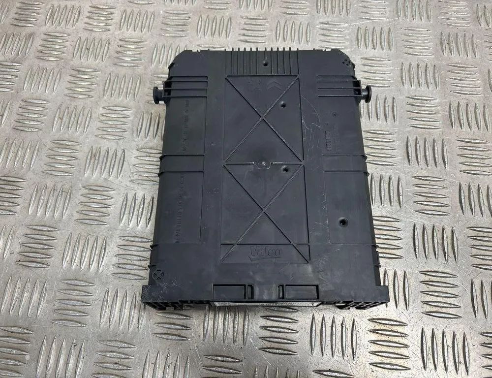 PEUGEOT 208 Peugeot 208 (2012-2015) Fuse box 9807532080 31450133