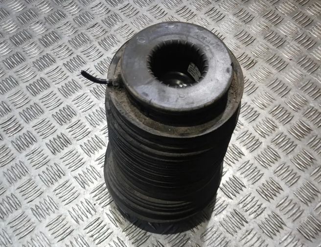 MASERATI Levante 1 generation (2016-2024) Подушка подвески задняя левая 06700375190 23421310