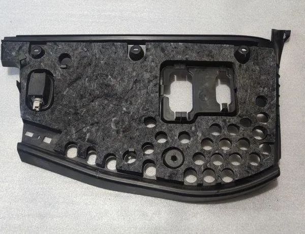 MERCEDES-BENZ GL-Class X166 (2012-2015) Paneļa apakšējā apdare A1666801608 31256825