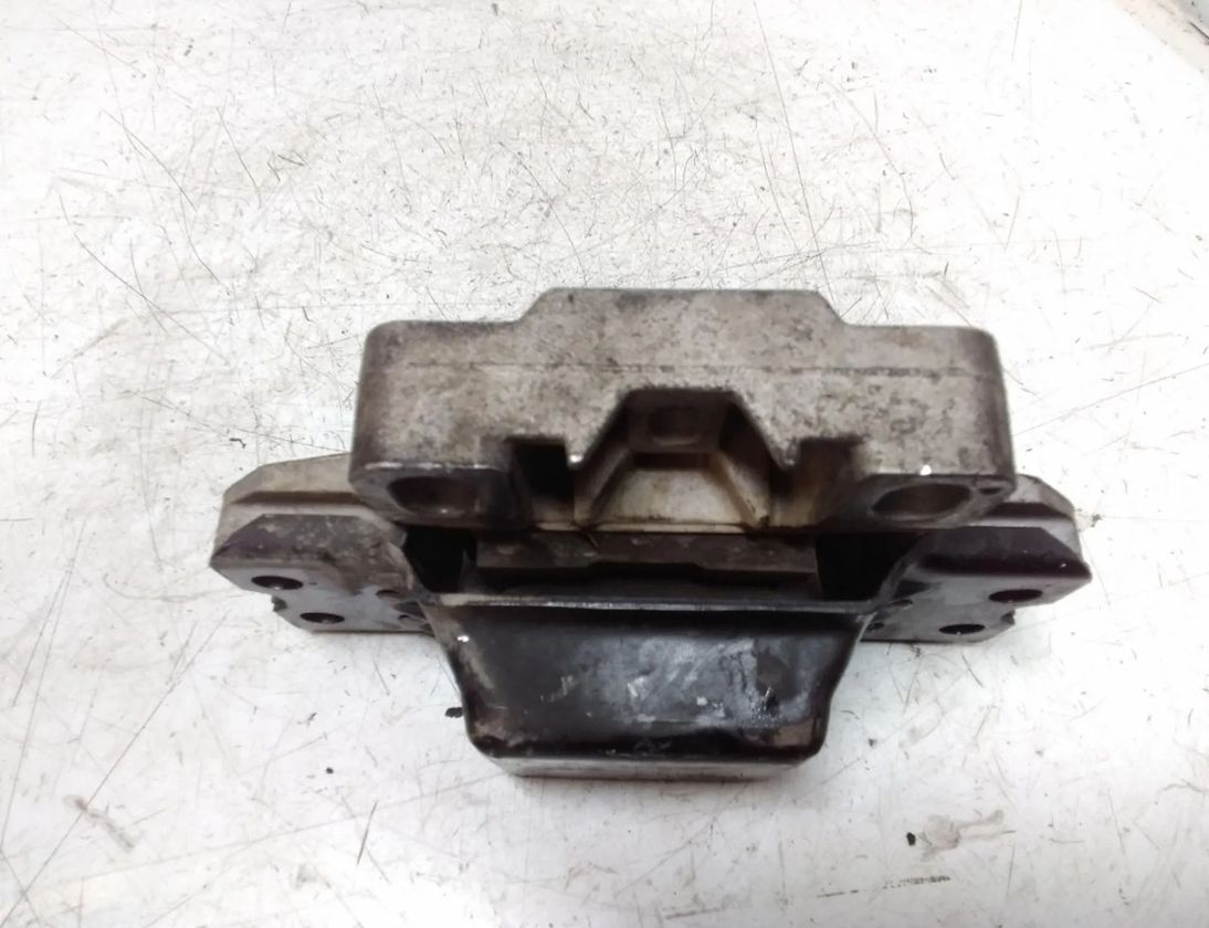VOLKSWAGEN Passat B6 (2005-2010) Gearbox Mount 3C0199555 27544962