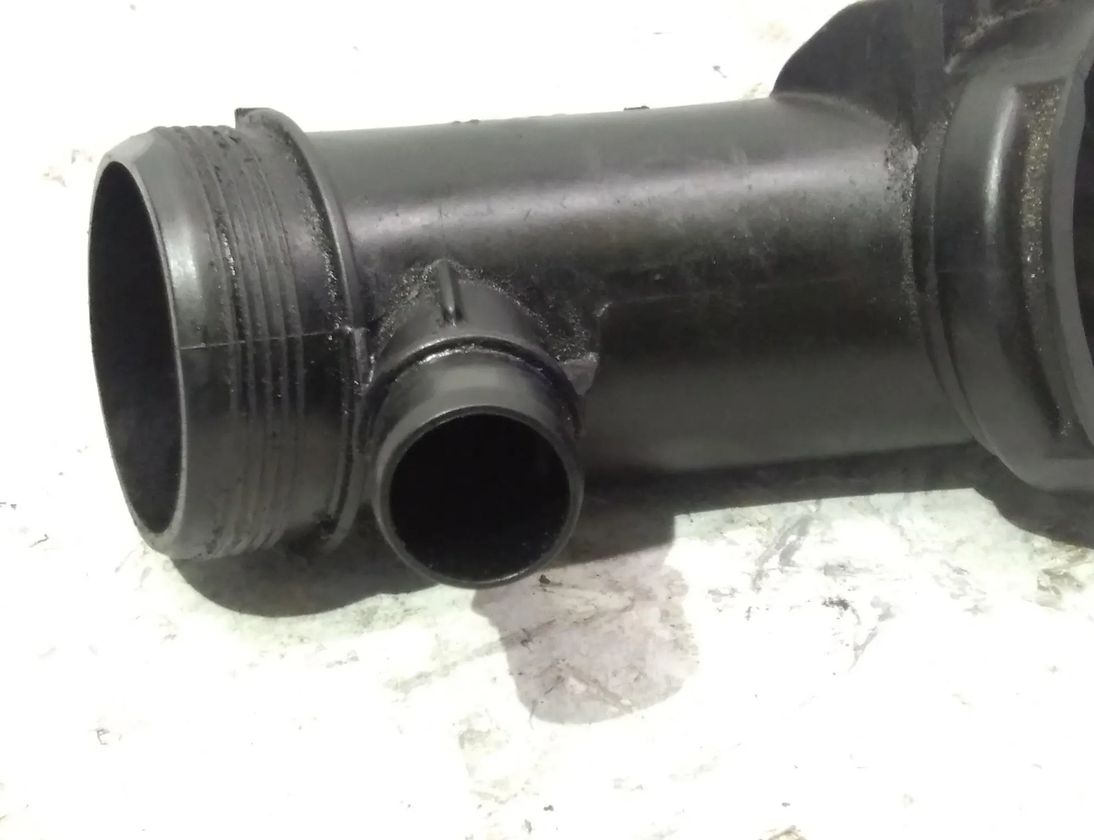 PEUGEOT 5008 1 generation (2009-2016) шланг радиатора интеркулера 9683725080 27604766