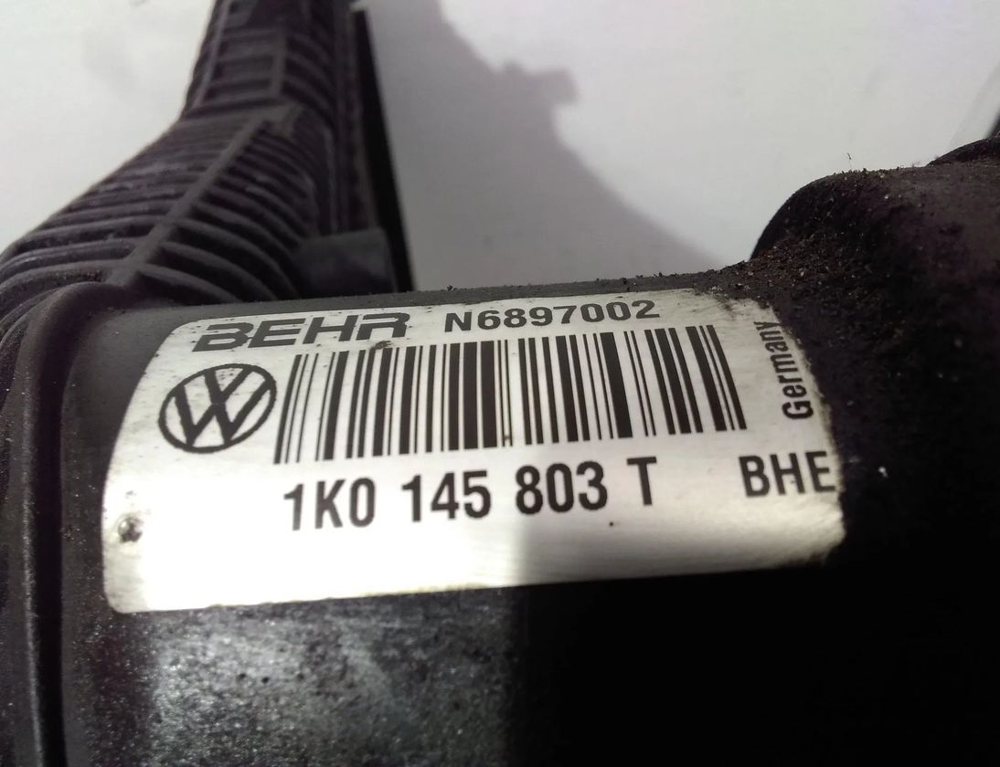 VOLKSWAGEN Golf 6 generation (2008-2015) Starpdzesētāja/interkūlera radiators 1K0145803T 27613343