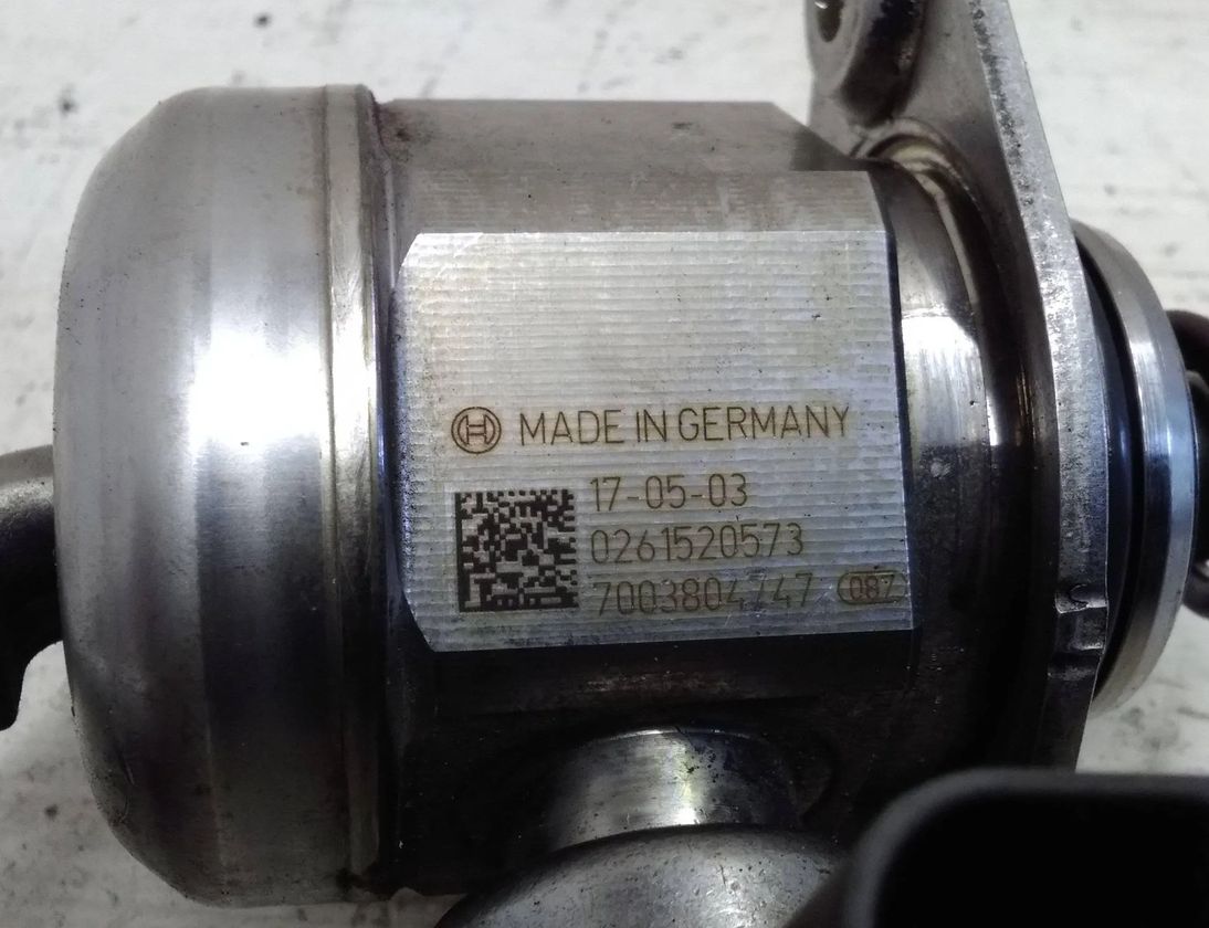 AUDI A4 B9/8W (2015-2024) Degvielas sūknis 04E127025D 27631912