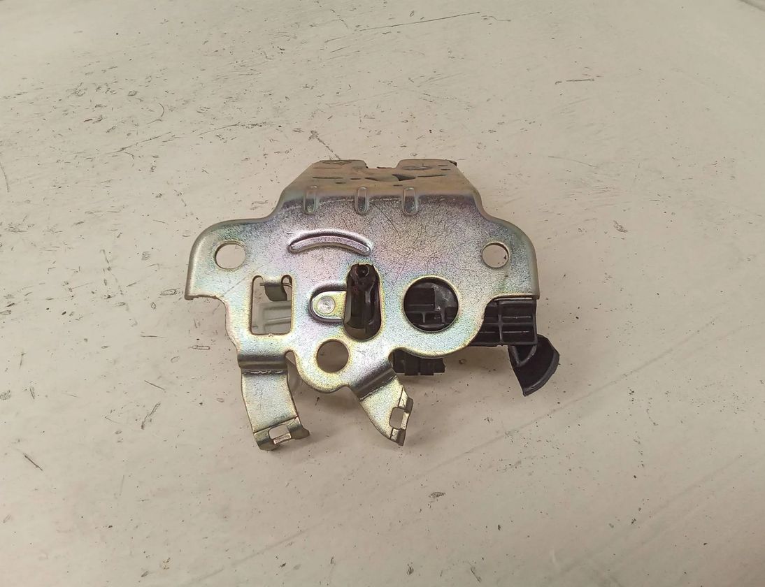 AUDI A5 Sportback 8T (2009-2011) Замок крышки багажника 8R0827505 27633893