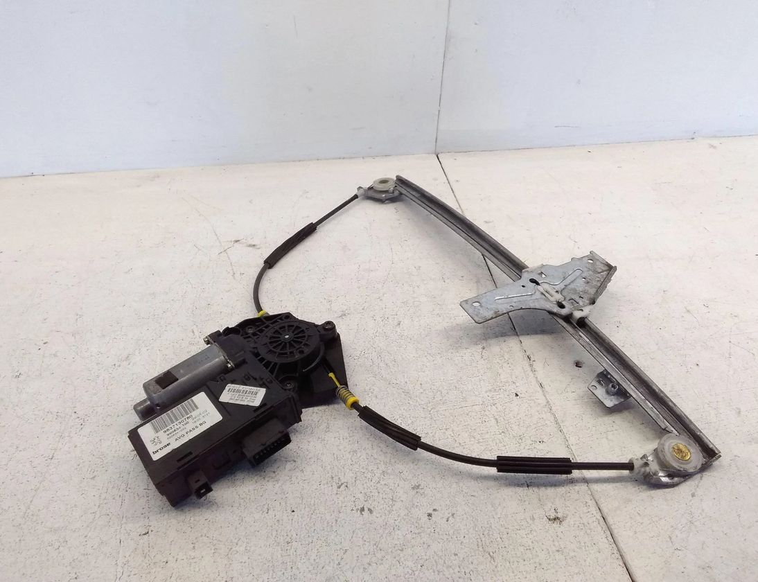 PEUGEOT 307 1 generation (2001-2008) Front Left Door Window Regulator 9637130780 27645573