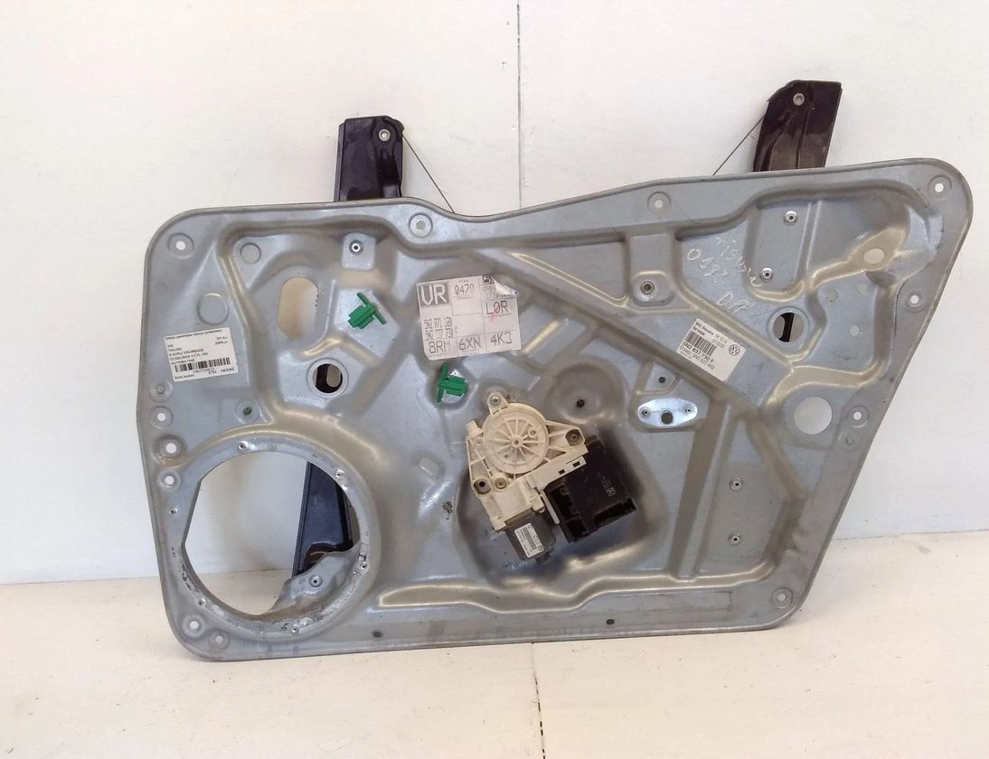 VOLKSWAGEN Tiguan 1 generation (2007-2017) Priekšējo labo durvju logu pacēlājs 5N0959701F 27659205