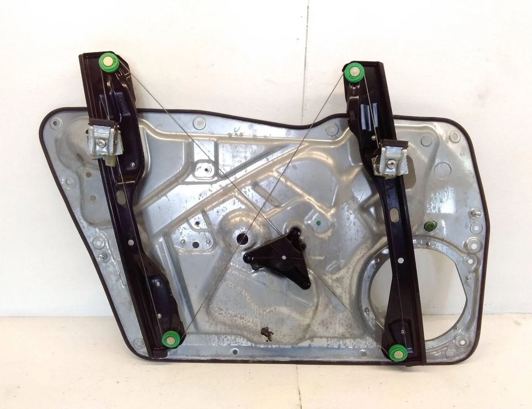 VOLKSWAGEN Tiguan 1 generation (2007-2017) Priekšējo labo durvju logu pacēlājs 5N0959701F 27659205