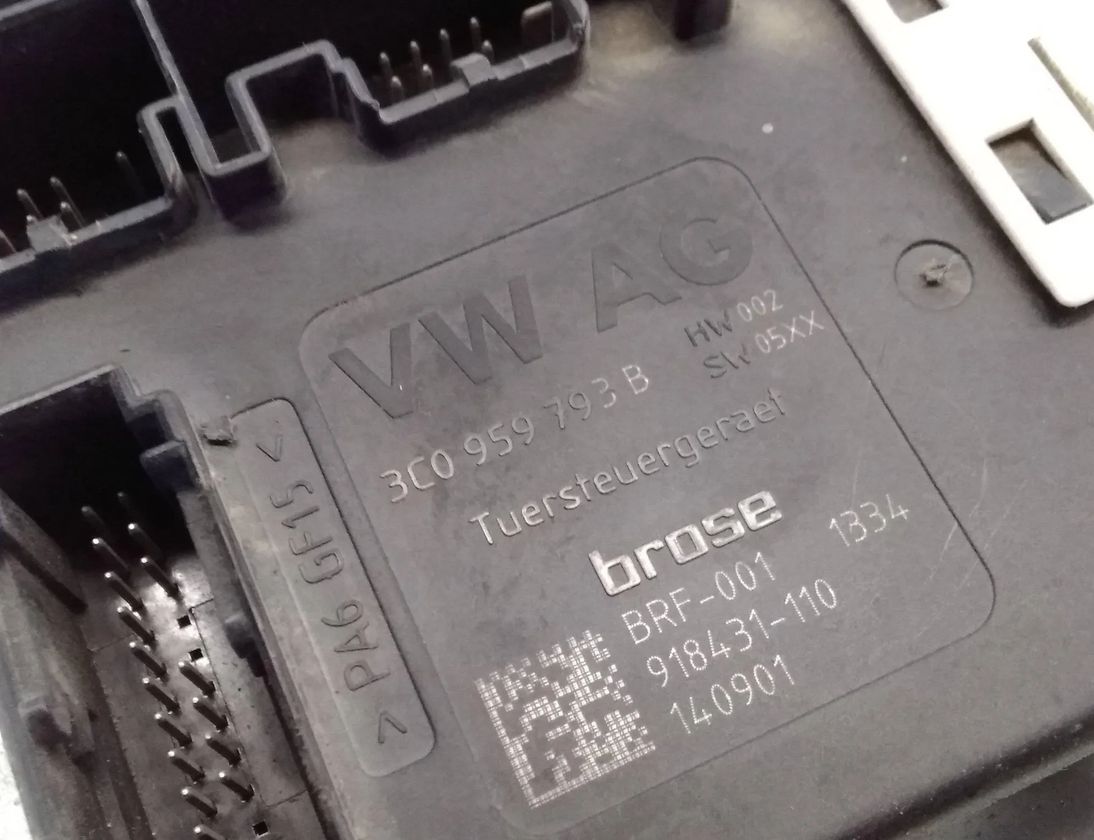 VOLKSWAGEN Tiguan 1 generation (2007-2017) Priekšējo labo durvju logu pacēlājs 5N0959701F 27659205