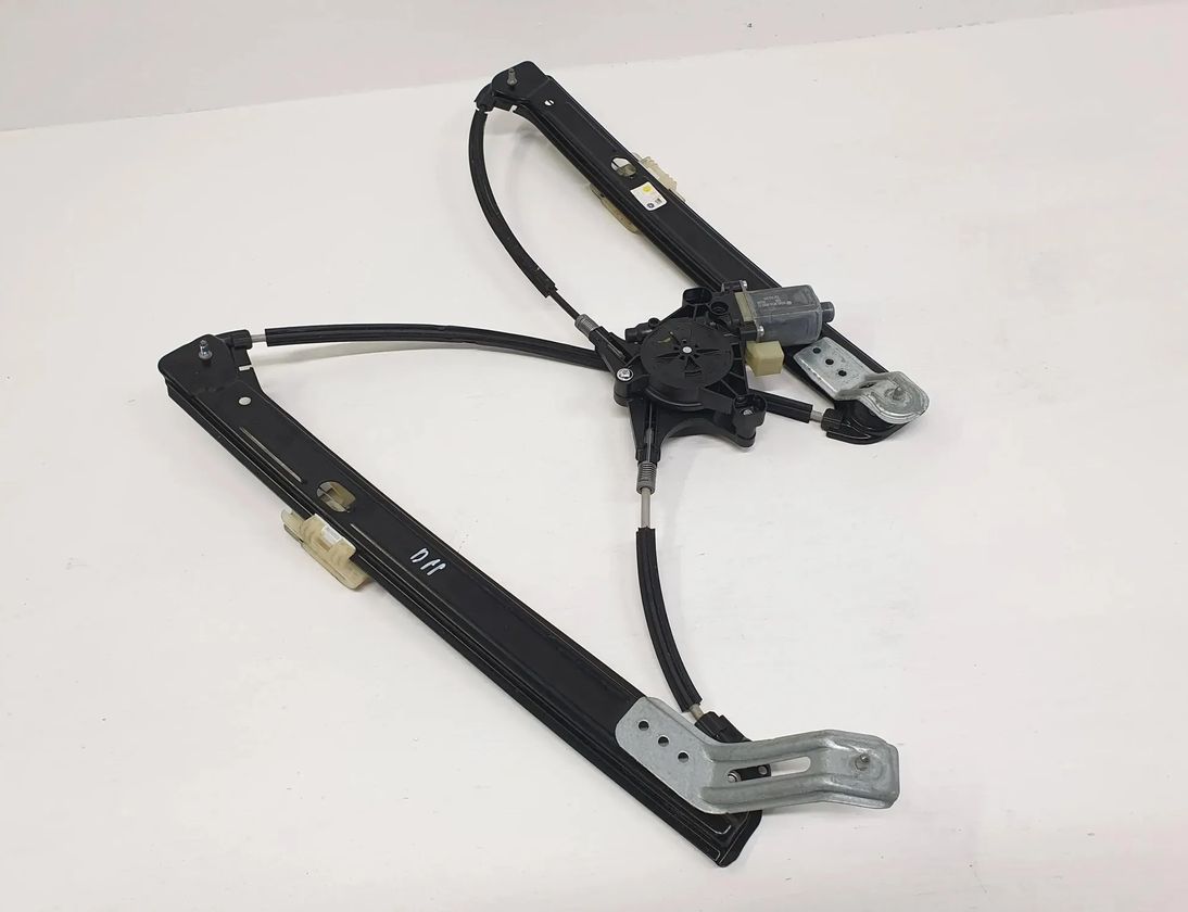 SEAT Ateca 1 generation (2016-2024) Front Right Door Window Regulator 5Q0959802C 27666271
