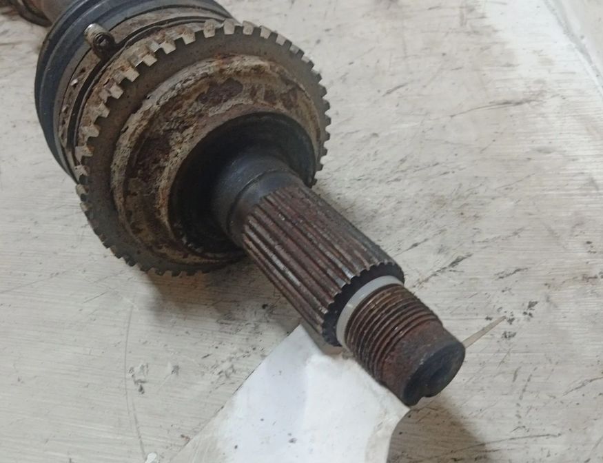 MAZDA 6 GG (2002-2007) Полуось передняя правая 27701347