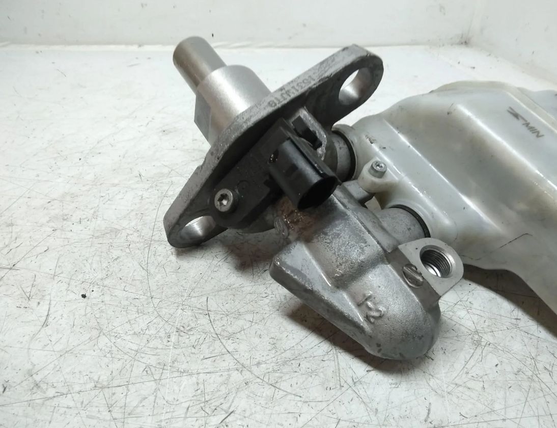 VOLKSWAGEN Golf 6 generation (2008-2015) Brake Cylinder 1K2611349A 27702050