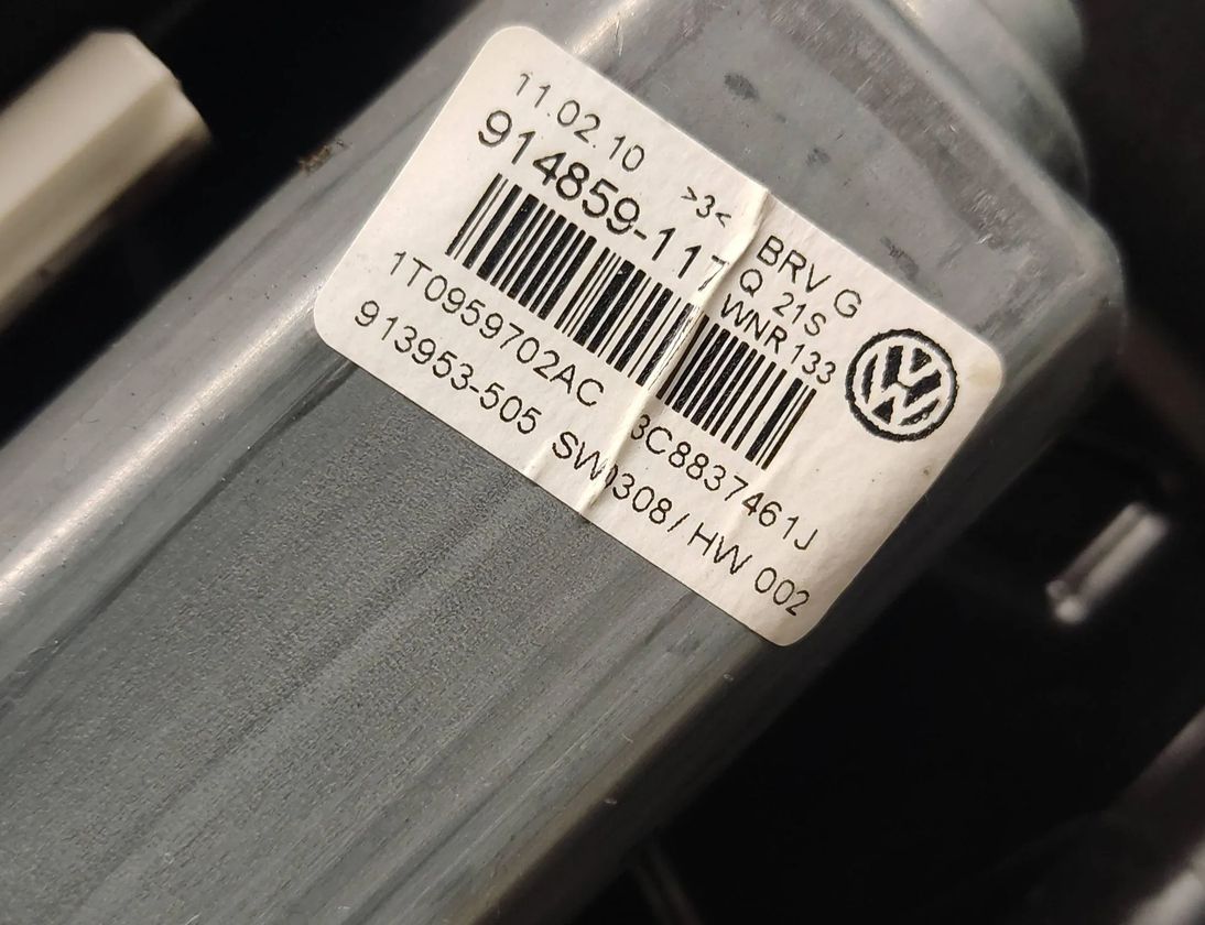 VOLKSWAGEN Passat B6 (2005-2010) Priekšējo kreiso durvju logu pacēlājs 3C8837461J 27704133