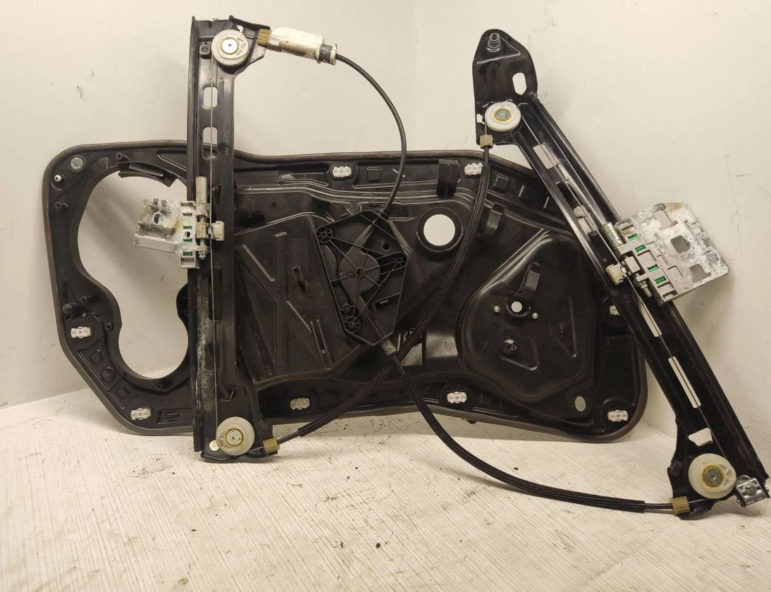 VOLKSWAGEN Passat B6 (2005-2010) Стеклоподъемник передней правой двери 3C8837462J 27704134