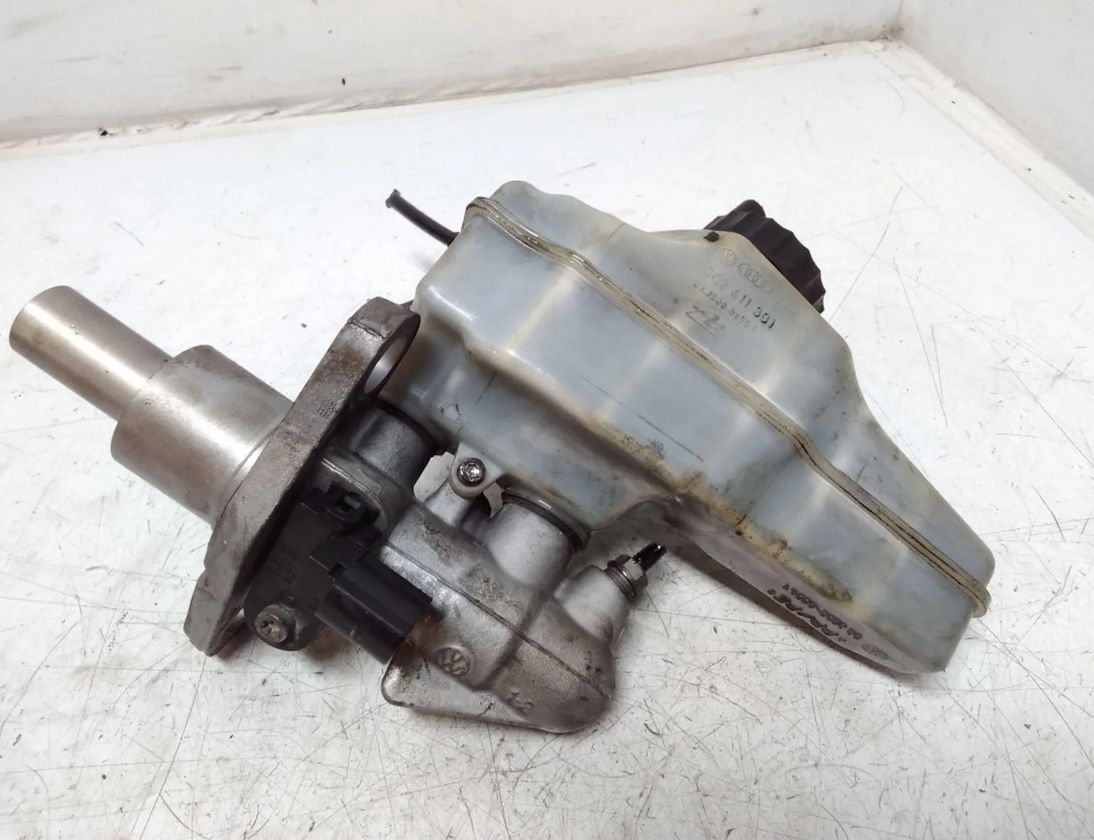 VOLKSWAGEN Passat B7 (2010-2015) Brake Cylinder 3C2611301 28532984