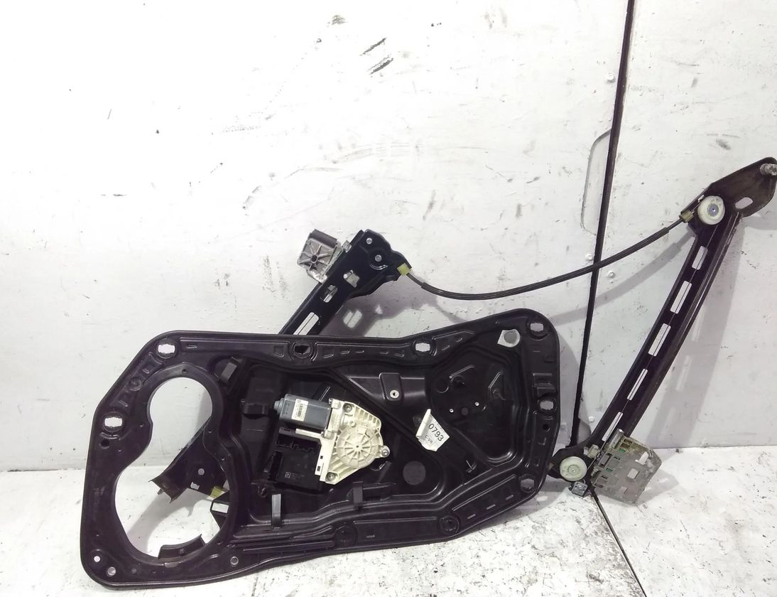 VOLKSWAGEN Passat B7 (2010-2015) Front Right Door Window Regulator 3C8959701 28675734