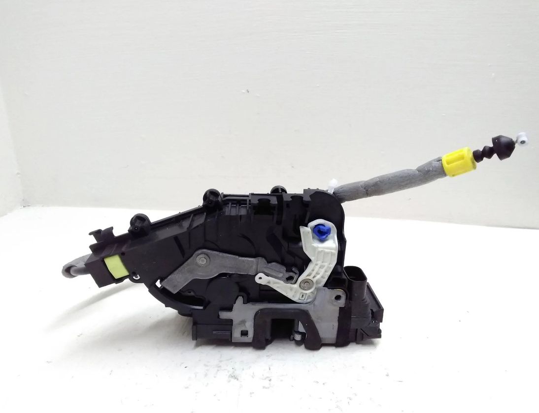 MERCEDES-BENZ E-Class W213/S213/C238/A238 (2016-2024) Aizmugurējā labā durvju slēdzene A0997304200 28693956