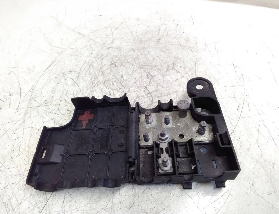 AUDI A4 B8/8K (2011-2016) Power Distribution Box 8K0937517A 28699685