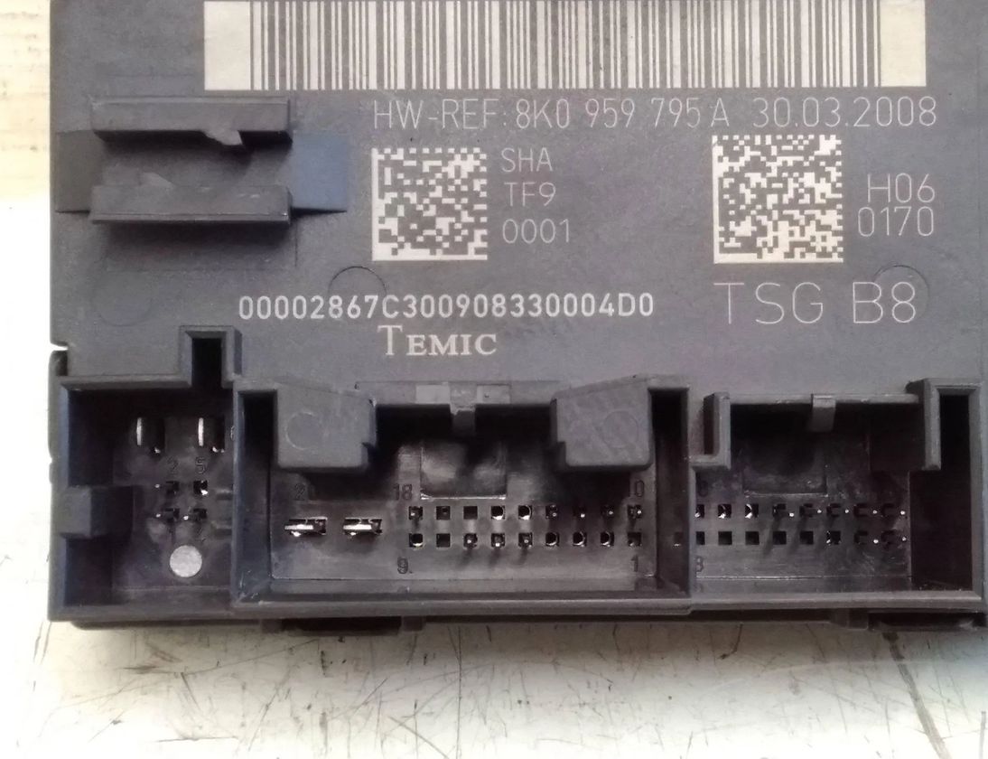AUDI A4 B8/8K (2011-2016) Блок управления дверей левый задний 8K0959795A 28699782