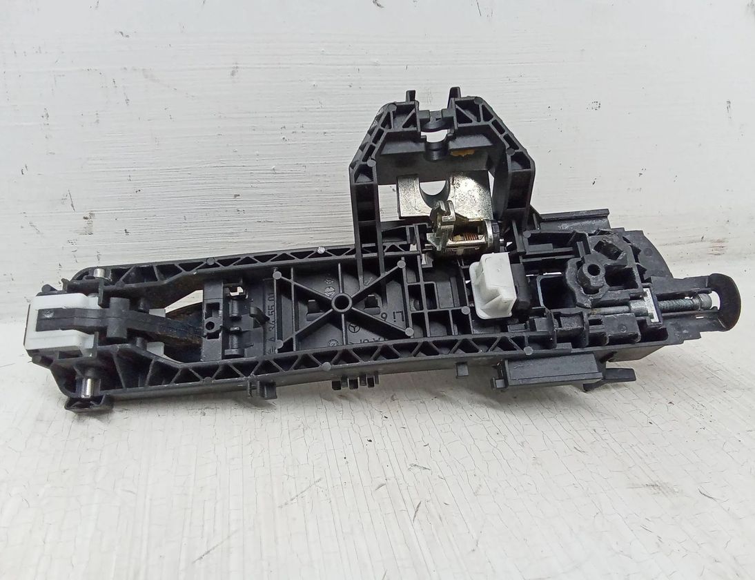 MERCEDES-BENZ C-Class W204/S204/C204 (2004-2015) Left Side Sliding Door Exterior Handle A2047602134 28717965