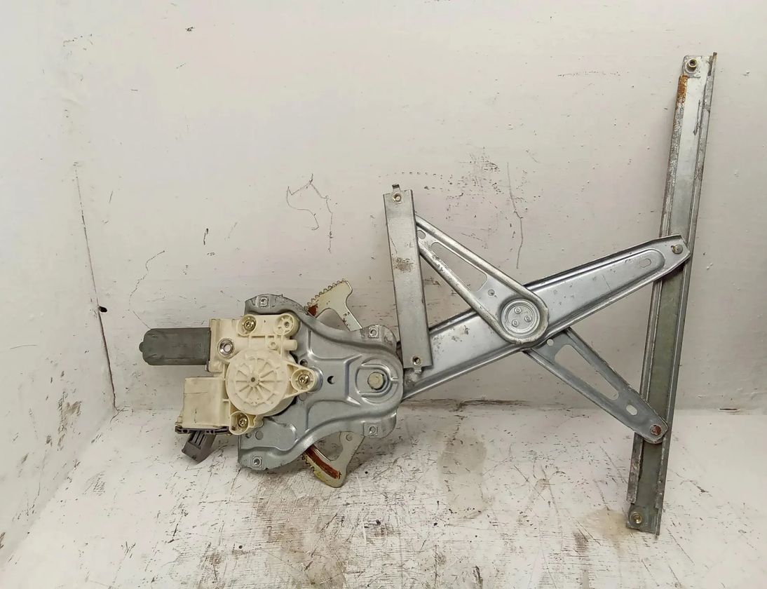 TOYOTA Avensis 2 generation (2002-2009) Priekšējo labo durvju logu pacēlājs 994024 28722134