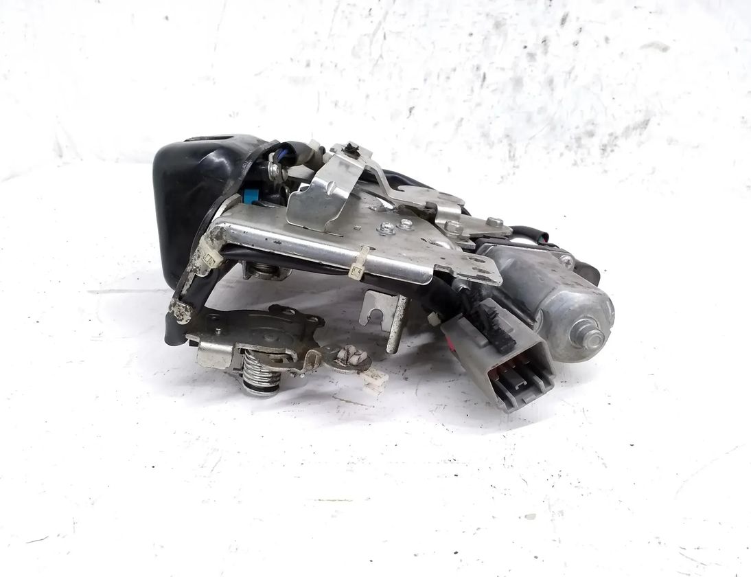 CHRYSLER Aizmugurējā bagāžnieka slēdzene D7661372B 28724269