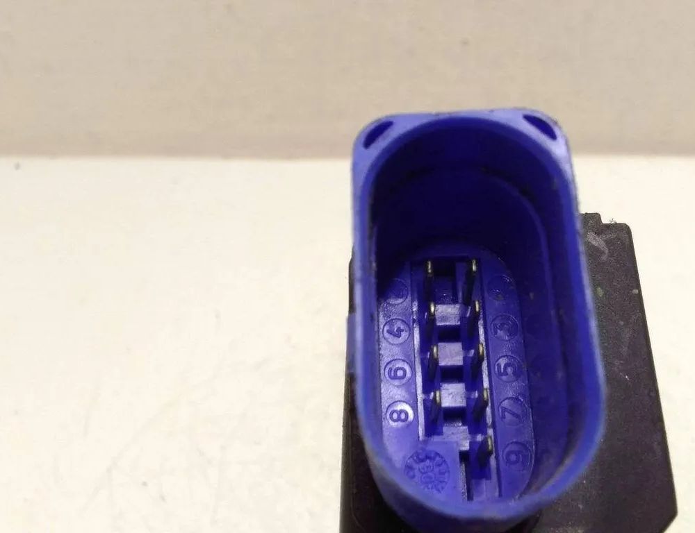 SKODA Octavia 1 generation (1996-2010) Priekšējo labo durvju slēdzene 3D2837016J 30820958