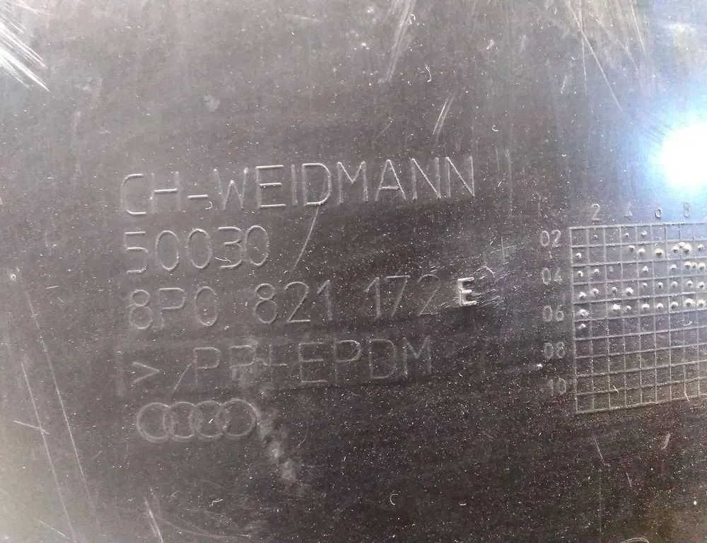 AUDI A3 8P (2003-2013) Передний правый подкрылок 8P0821172E 30915358