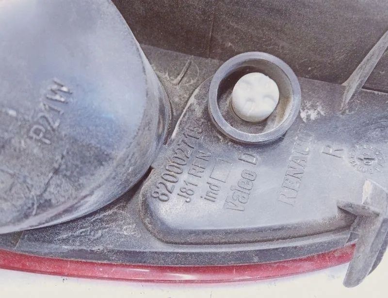 RENAULT Espace 4 generation (2002-2014) Rear Fog Light 8200027154 31011711