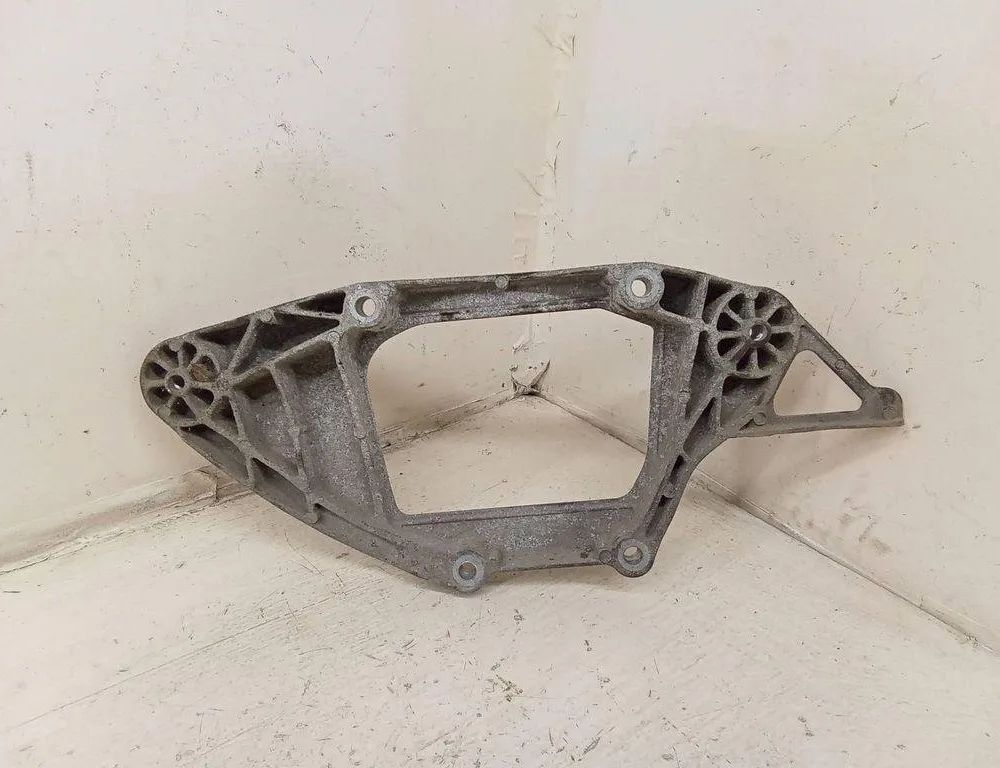 AUDI A5 8T (2007-2016) Кронштейн заднего редуктора 8K0599287G 31044334