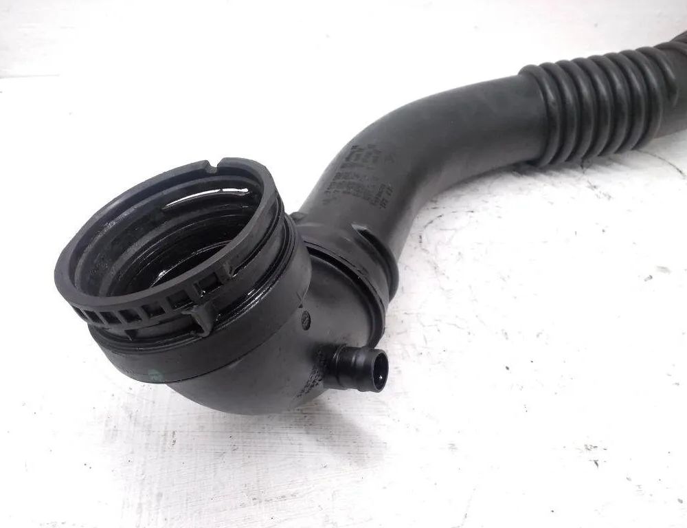 BMW 4 Series F32/F33/F36 (2013-2020) шланг радиатора интеркулера 7597592 31497749