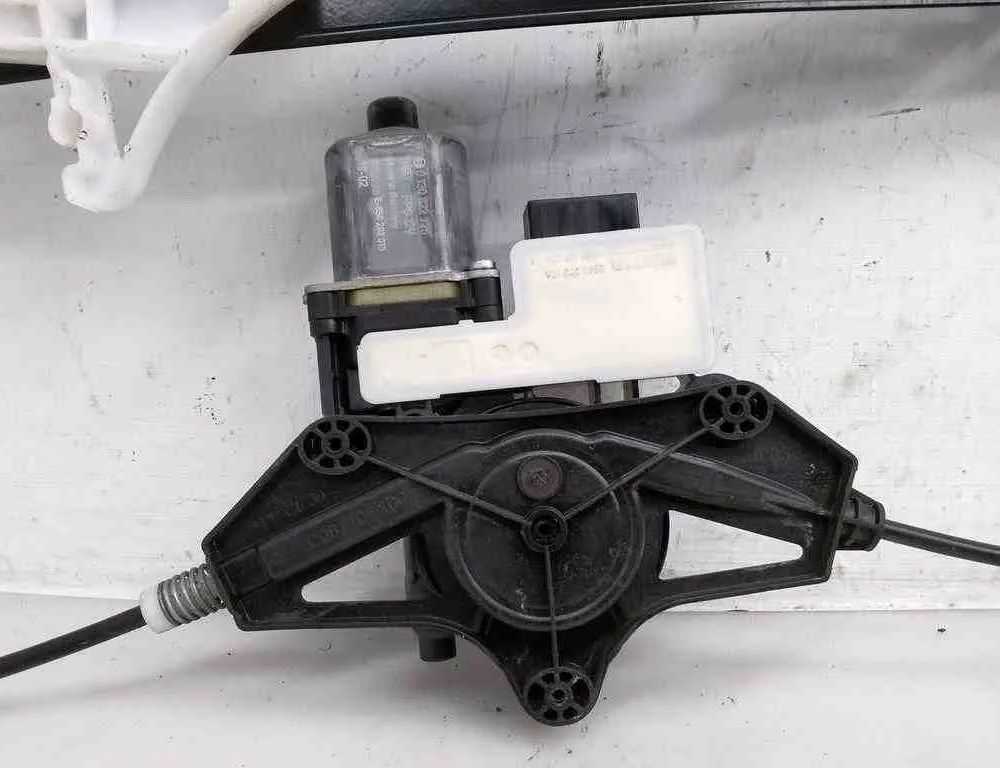 SKODA Octavia 3 generation (2013-2020) Rear left door window lifter 5E0839461 32416869