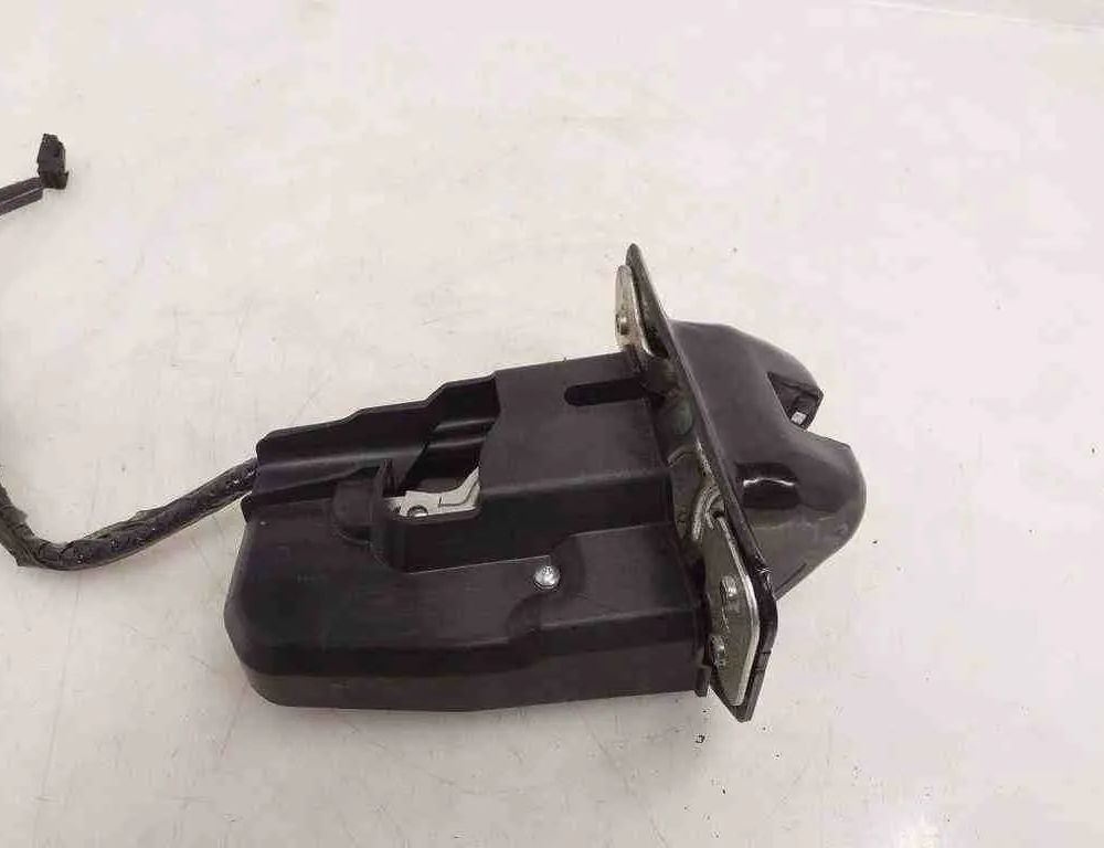 FORD Kuga 2 generation (2013-2020) Aizmugurējā bagāžnieka slēdzene CV447843102A 32695562