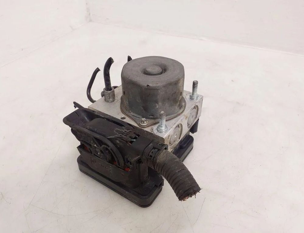 NISSAN X-Trail T32 (2013-2022) ABS Bloks 476604CC1A 32951429