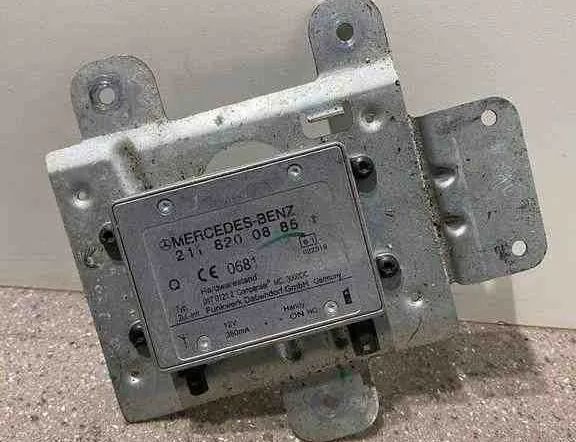 MERCEDES-BENZ R-Class W251 (2005-2017) Bootlid Antenna Amplifier A2118200885,A2518272214,2118200885 32708632