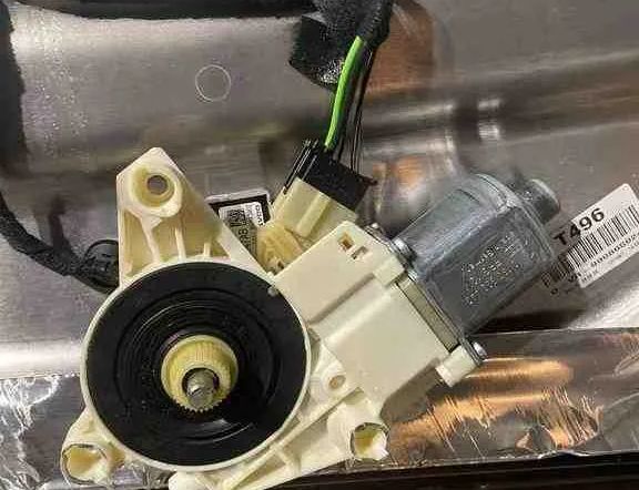 MERCEDES-BENZ C-Class W204/S204/C204 (2004-2015) Front Right Door A2048702026,A2048210651,A2047220210,963758102 32708956