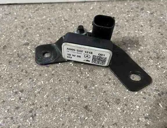 MERCEDES-BENZ E-Class W211/S211 (2002-2009) Priekšējais labais trieciena sensors A0055421218 32709236