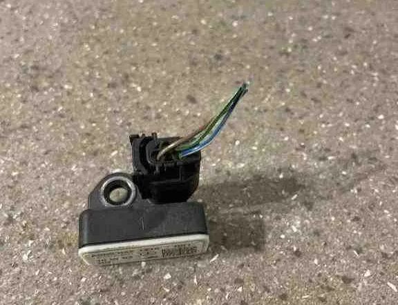 MERCEDES-BENZ E-Class W211/S211 (2002-2009) Priekšējais labais trieciena sensors A0055421218 32709395