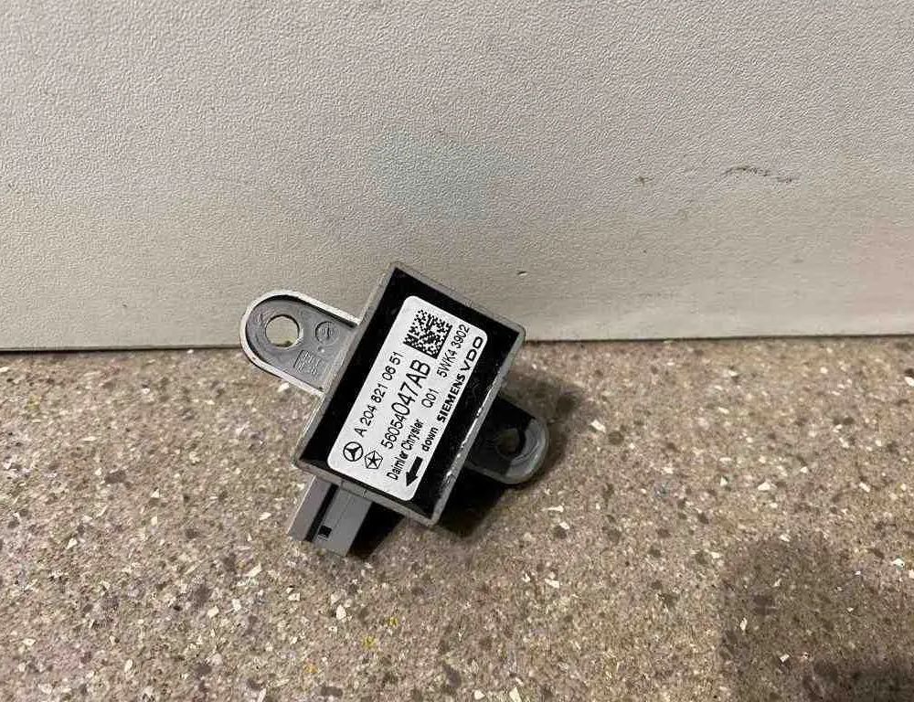 MERCEDES-BENZ C-Class W204/S204/C204 (2004-2015) Priekšējais labais trieciena sensors 56054047AB,A2048210651 32709692