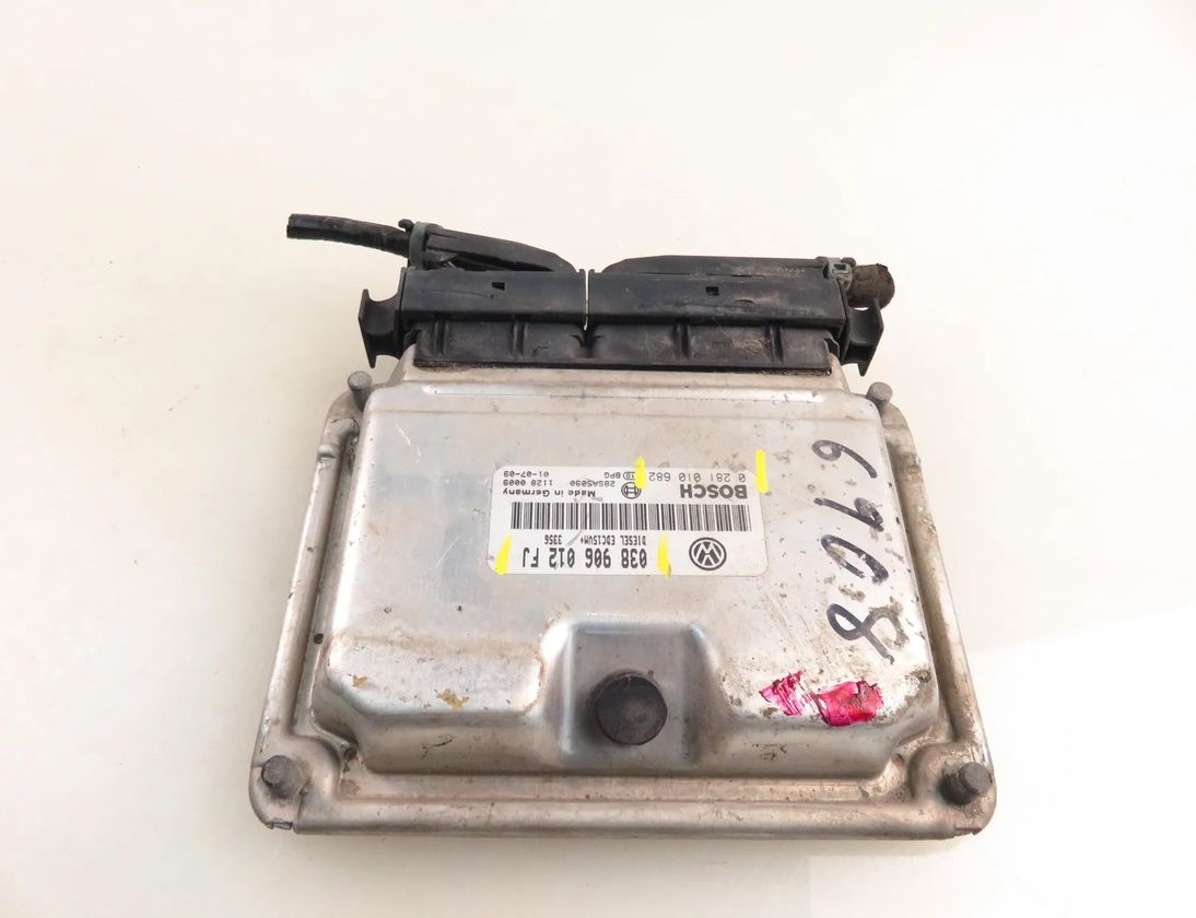 SEAT Leon 1 generation (1999-2005) Блок управления 0281010682,038906012FJ 30725425