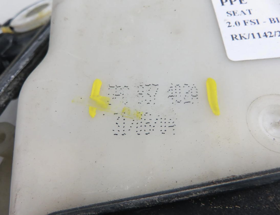 SEAT Altea 1 generation (2004-2013) Priekšējo labo durvju logu pacēlājs 1K0959792D,5P0837402A,F005S00151 32083587