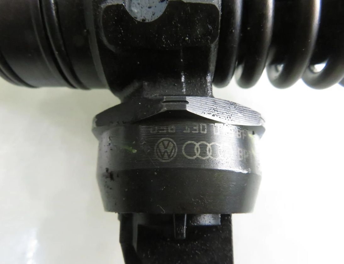 VOLKSWAGEN Sharan 1 generation (1995-2010) Oil Injector 038130073BP,0414720314 32993999